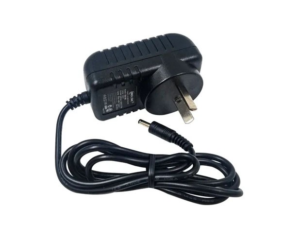 &u+ CARGADOR TABLET 2 AMP REAL ALTA CALIDAD PIN FINO